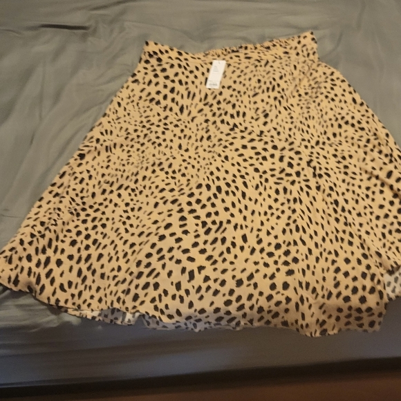 cheetah print mid length flowy skirt, tan and black, form khols. - Picture 9 of 9